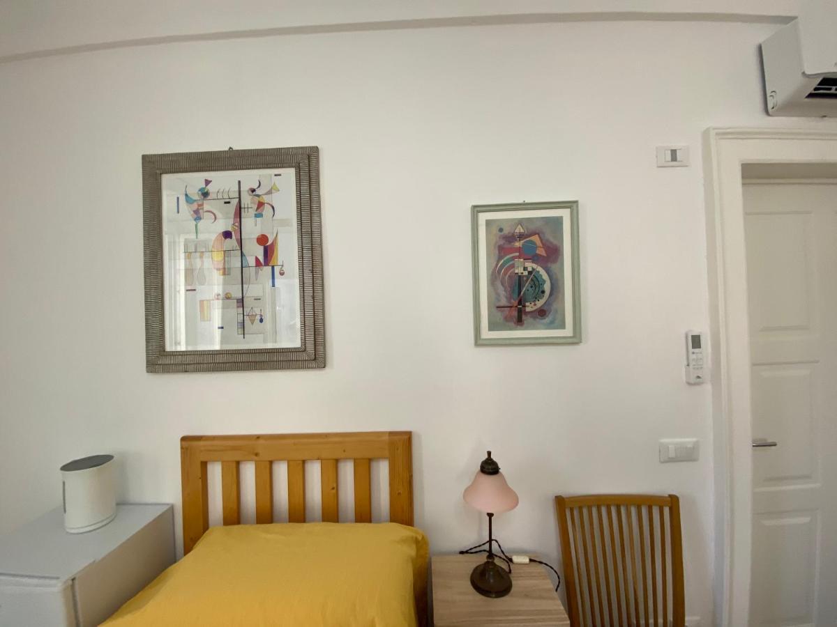 Touristhouse Monopoli 10 Bed & Breakfast Eksteriør bilde